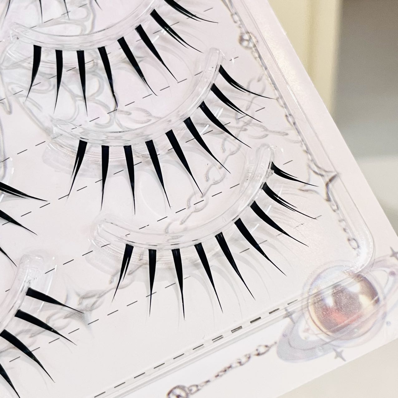 ドゥドゥーティアン ウェットルック スパイキー フルストリッ - Eyelash Extension Natural のレビューと価格